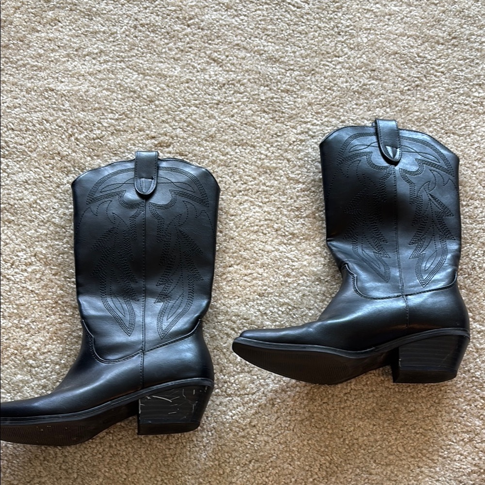 Sleek Black Western Boots